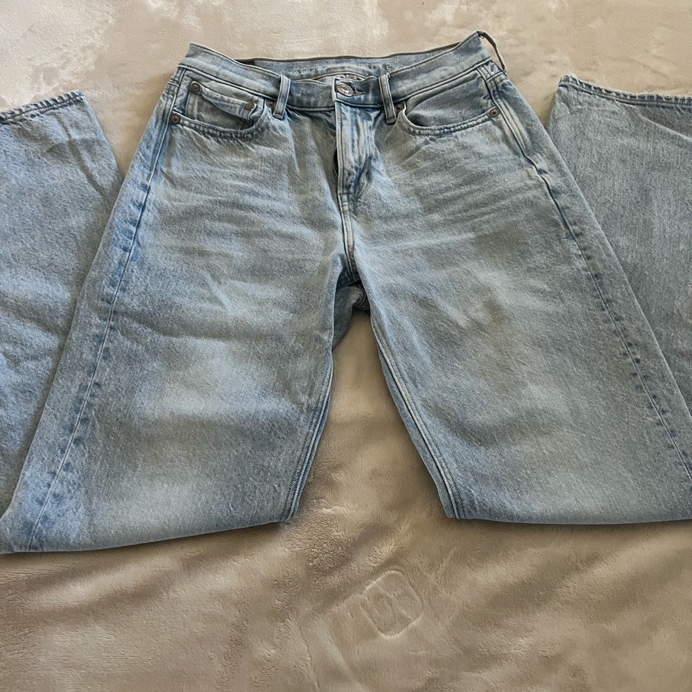 American Eagle Outfitters Light Blue Denim Jeans